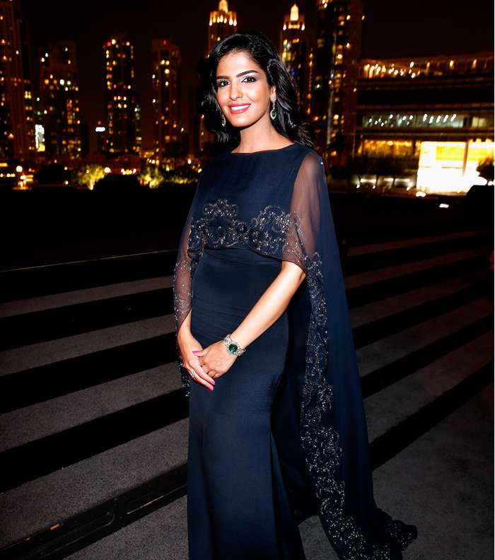 إستوحي إطلالة مميزة من موديلات وفساتين اميرة الطويل