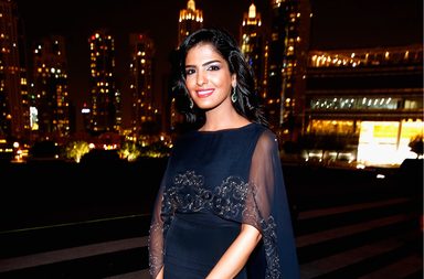 إستوحي إطلالة مميزة من موديلات وفساتين اميرة الطويل