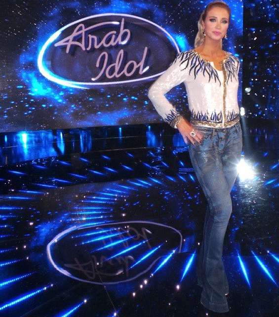 أنابيلا هلال ترتدي الجينز في عرب أيدول 2014
