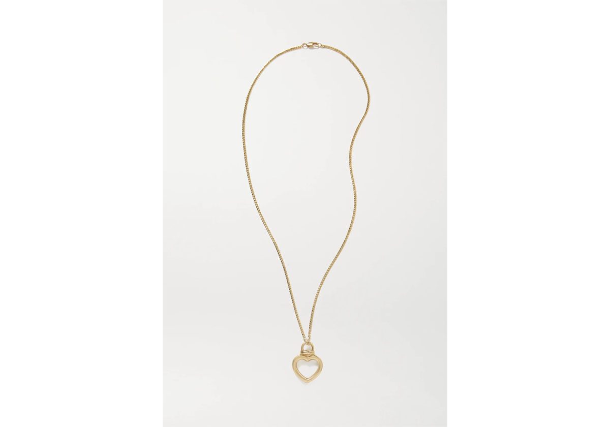 ملابس واكسسوارات ربيعية هي الانسب لصاحبة الشخصية الرومانسية