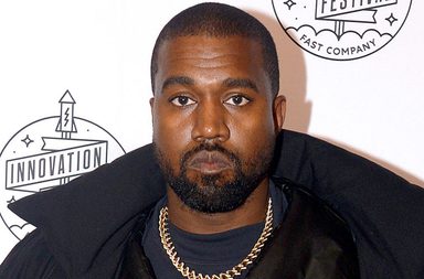 كانييه وست في علاقة جديدة مع الممثلة الإيطالية جوليا فوكس