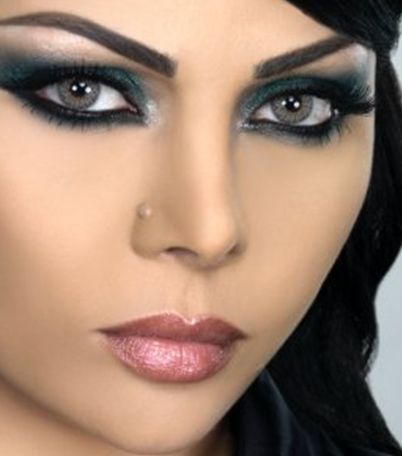 الماكياج الرمادي مع هيفاء وهبي
