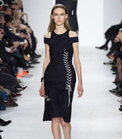 إعتمدي موضة حذاء Dior، لإطلالة أنيقة وفريدة