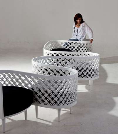 ندى دبس وكرسي الآرابيسك الحدث