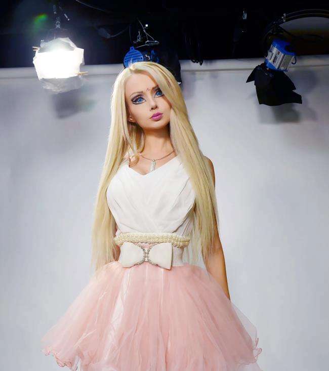 باربي حتّى في أسلوب ملابسها