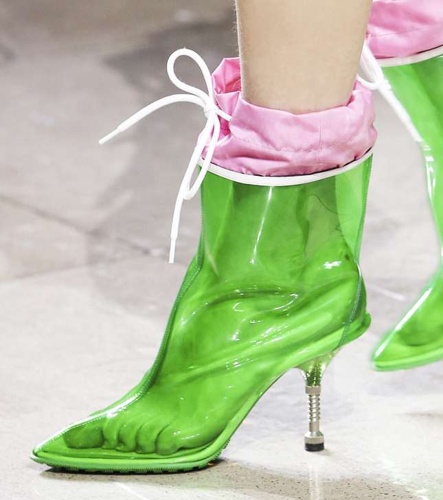من موديلات الجزم الرائجة في شتاء 2015، احذية Miu Miu الـ Rain Boot