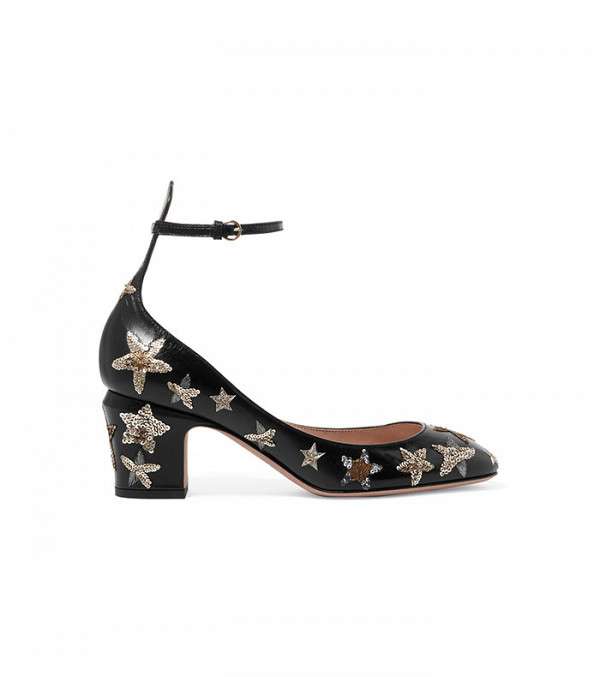 حذاء من فالينتينو برسمة النجوم باسلوب الـ Block heels