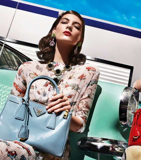 اجمل شنط Prada