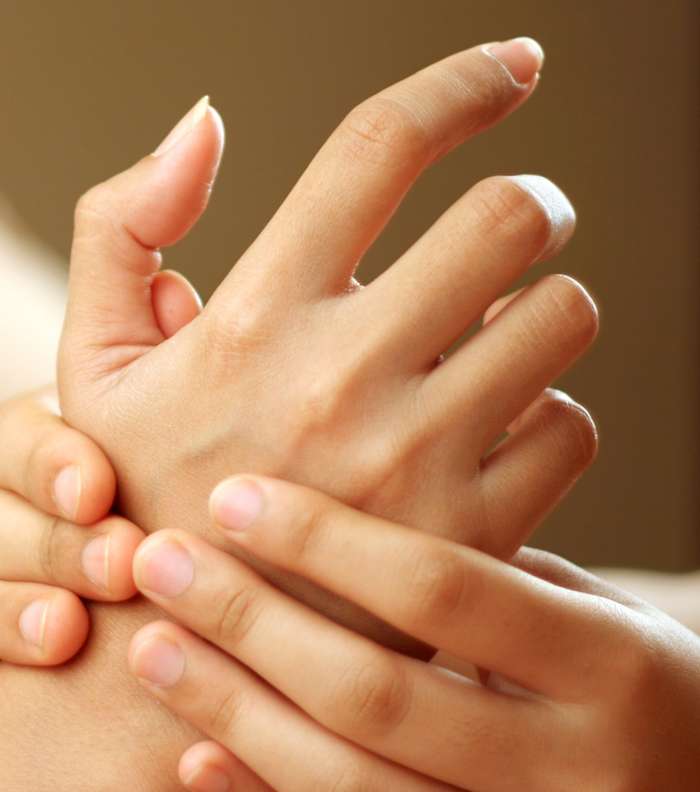 معالجة الام المفاصل في المنزل