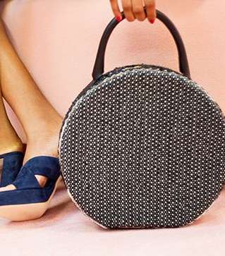 اليك موديلات شنط وجزم Mansur Gavriel الجديدة لصيف 2016