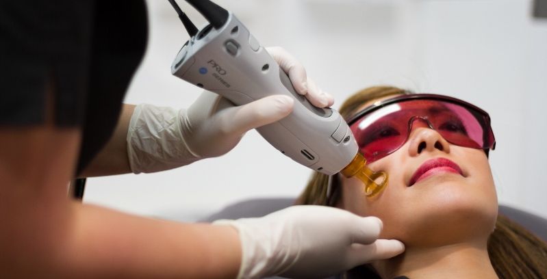 أبرز اضرار الليزر لازالة الشعر