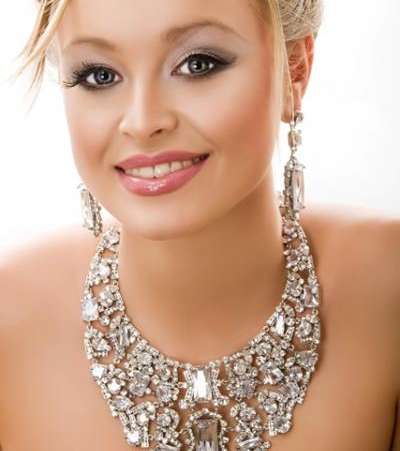 شاهدي أحلى 5 صور مكياج عروس فخم