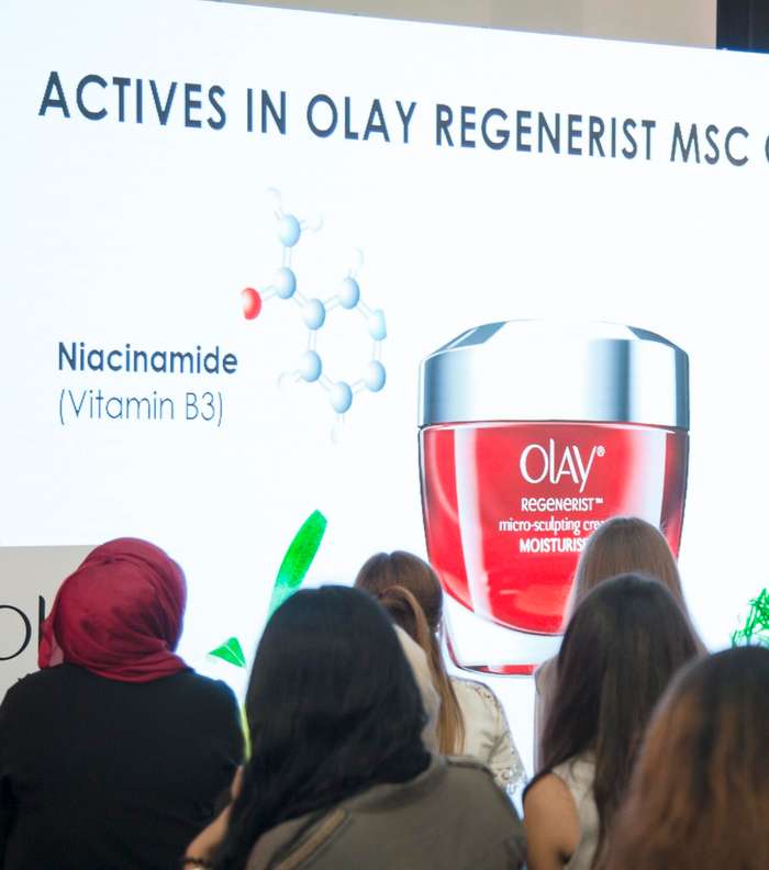 مجموعة اولاي ريجينيرست المطورة لبشرة شابة