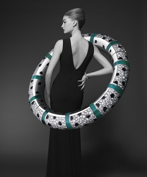 سوار أنيق من توقيع Cartier