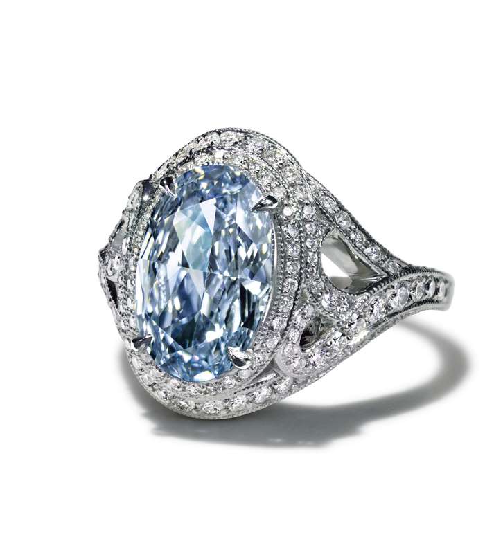 لاطلالة فاخرة، اختاري خاتم تيفاني آند كو الماسي