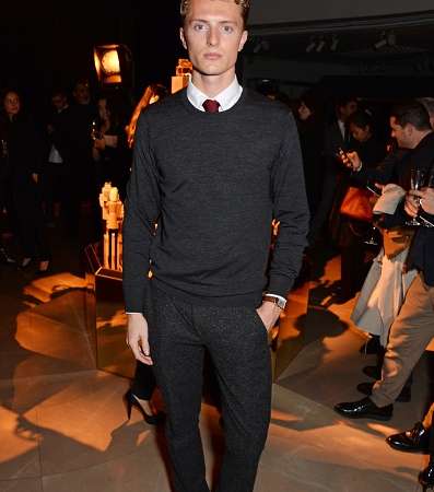 Max Rundell يحضر حفل Burberry المميّز