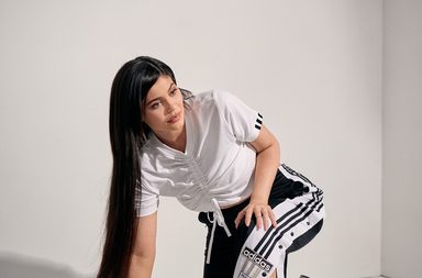 اديداس تتعاون مع كايلي جينر لتصوير حملة حذاء Falcon الرياضي الاعلانية