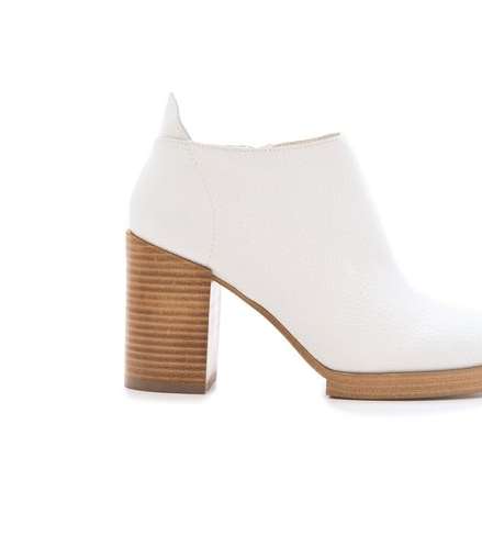 موضة الأحذية باللون الأبيض في شتاء 2013