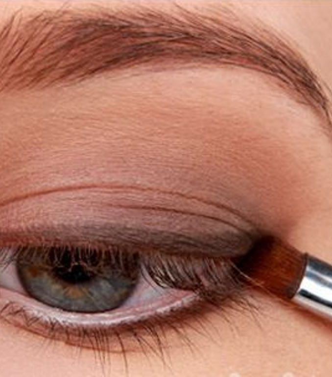 خطوات مكياج سموكي بني سهلة