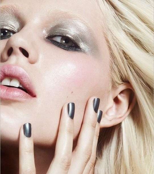 تناقض الفضي والبني في أجمل وجوهه