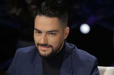 الرجل العربي الاوسم لم يكن كذلك في صغره...هل تبدلين رأيك بعد رؤية هذه الصورة لحسن الشافعي؟