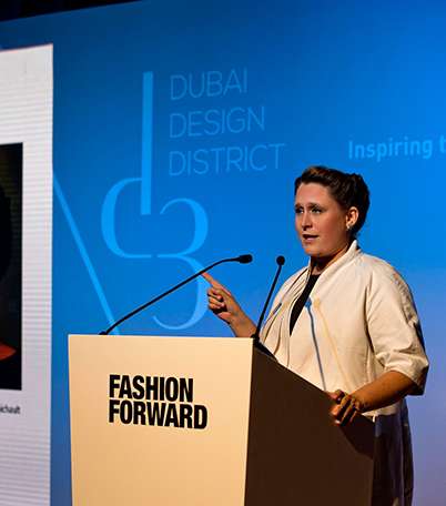صور Jessica Michault خلال مشاركتها في Fashion Forward