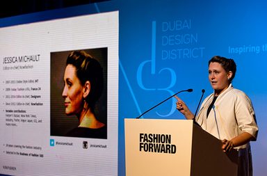 صور Jessica Michault خلال مشاركتها في Fashion Forward