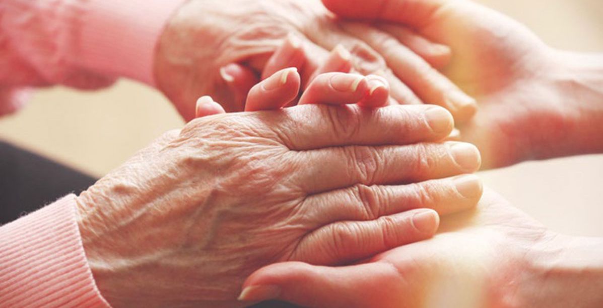 حيلة قديمة استخدمتها جدتي في الماضي لمحاربة تشققات البشرة!