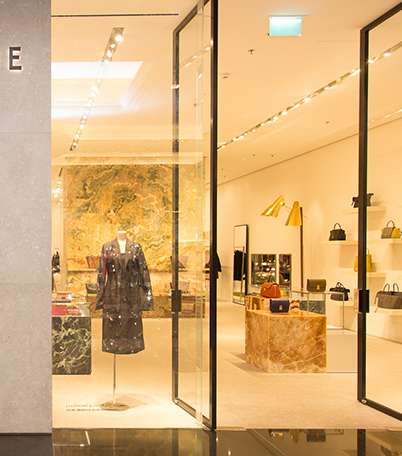صور افتتاح متجر Celine الحديث في مول الامارات