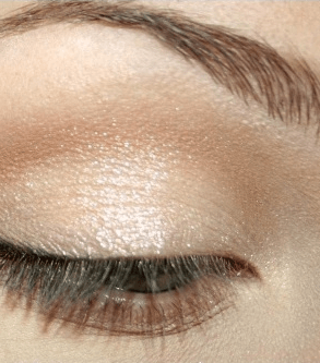 الخطوة الثالثة: رسمة الآي لاينر