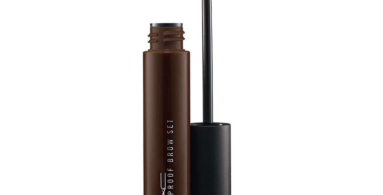 اهمية مسكرة الحواجب من ماك