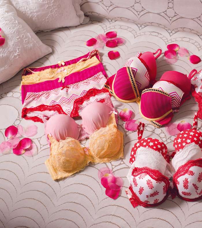 الملابس الداخليّة الخاصّة بعيد الحبّ من نعومي