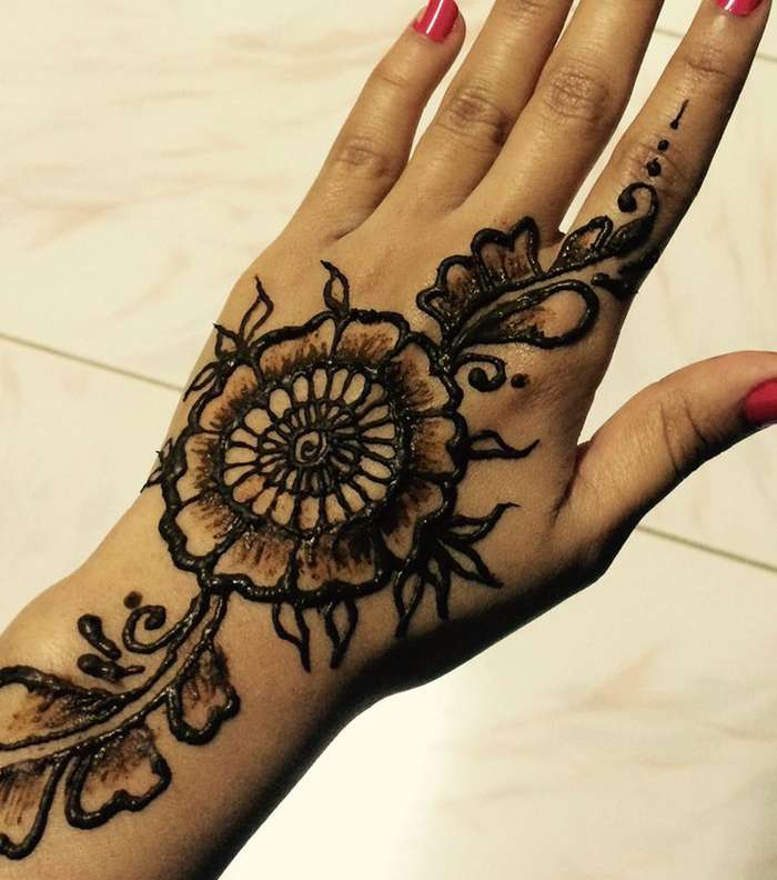 زيني يديك بأجمل لمسة من خلال نقش انستقرام