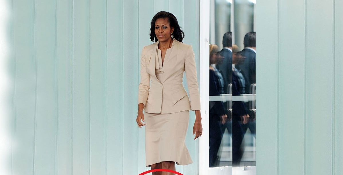 ميشيل أوباما وجدت الحل المثالي لمشكلة آلام حذاء الكعب العالي!