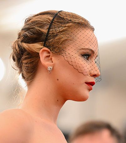 البرقع الشباك والمكياج المناسب مع جنيفر لورنس