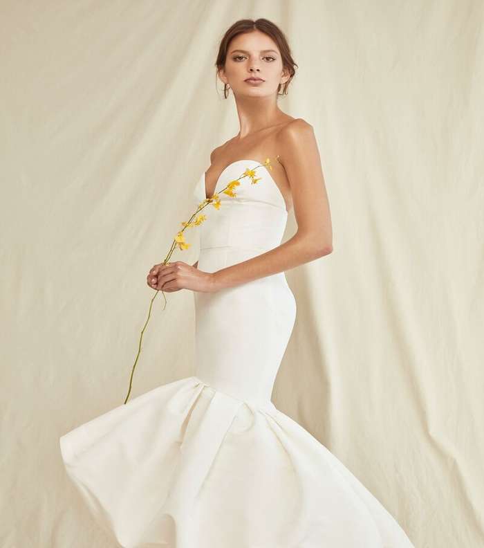 صور اجمل موضة فساتين زفاف 2021