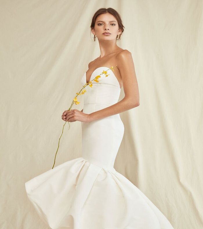 صور اجمل موضة فساتين زفاف 2021