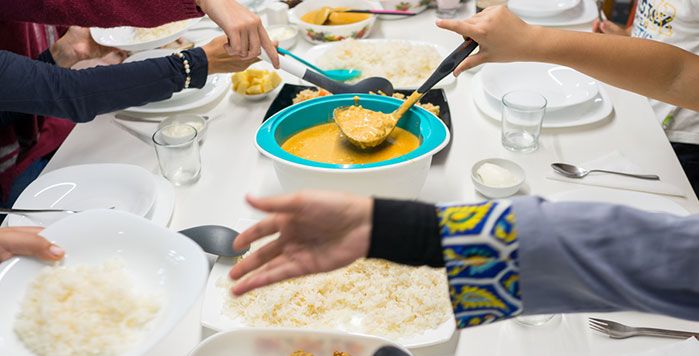 عبارات دعوة عشاء عائلي 