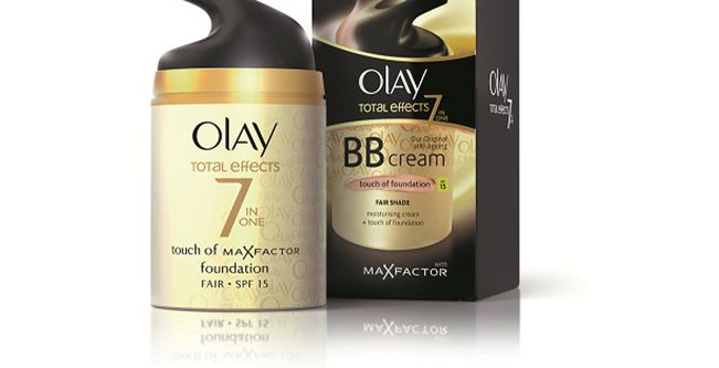  Total Effects Touch of Foundation BB من Olay