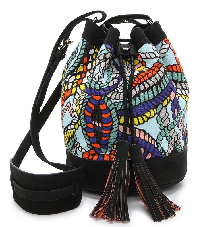 إختاري حقائب الـ Bucket Bag من ماركة MSGM بموضة الترايبيل