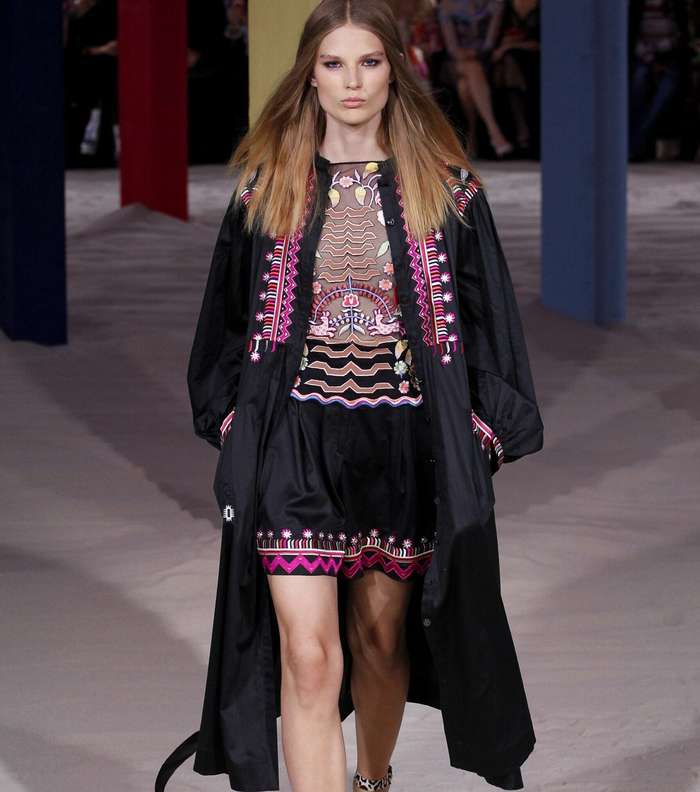 موضة السترة الطويلة باسلوب سترة الكيمونو من تمبرلي لندن لصيف 2017