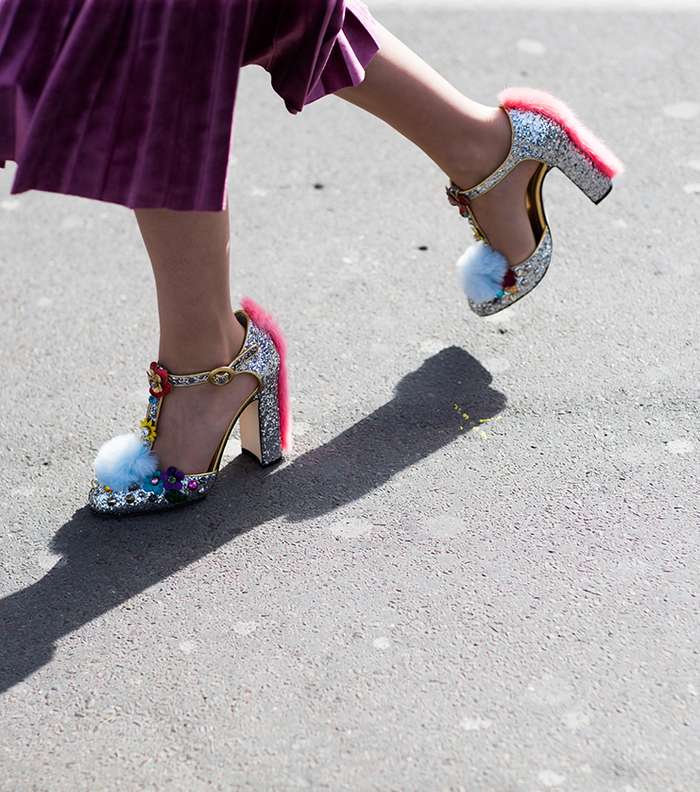 تعرفي على صيحات موضة الاحذية  من شوراع باريس خلال اسبوع الموضة لشتاء 2018ِ