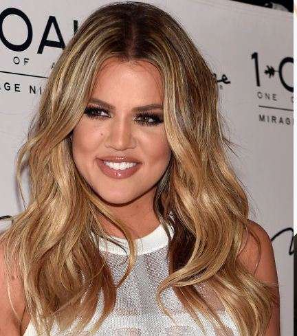 كلوي كارداشيان على خطى شقيقتها مع الشعر الأشقر 