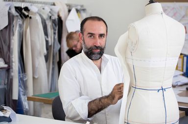 ربيع كيروز يعود رسميا الى جدول الازياء الراقية الباريسي