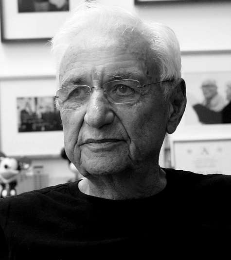 من المصممين الذين شاركوا في تصميم حقائب للويس فويتون، Frank Gehry