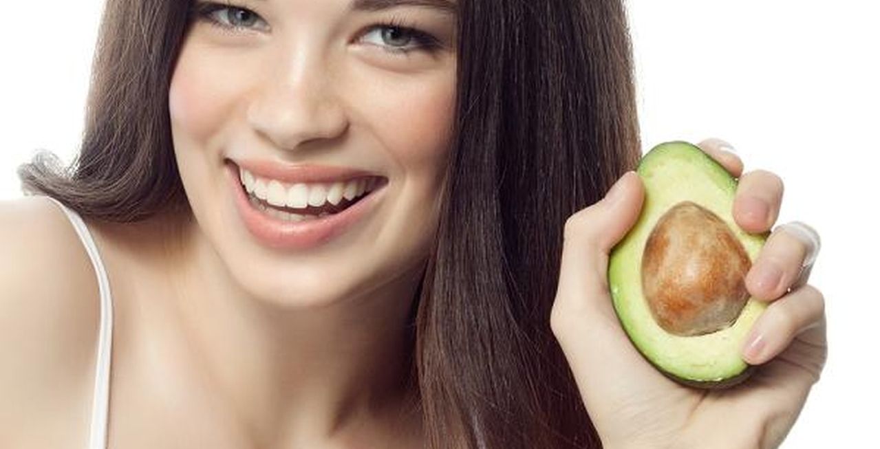 فوائد زيت الافوكادو للشعر