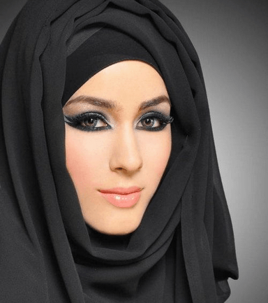 مكياج دخاني للمحجبات