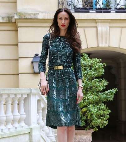 فستان سهرة رائع التصميم بموضة الترتر 