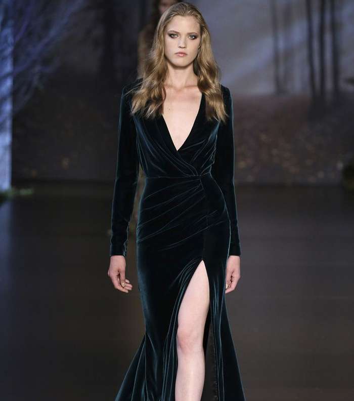 صور والموديلات فساتين قطيفه باكمام طويله