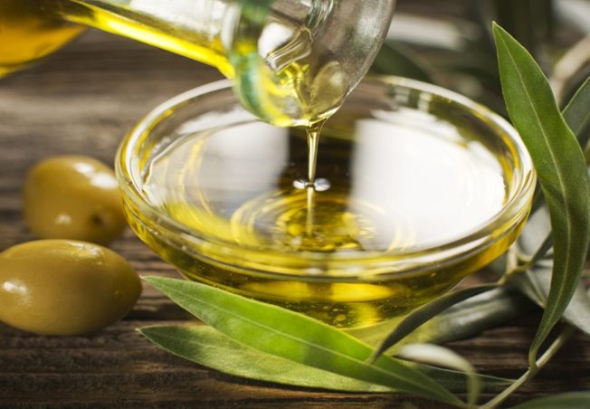 خلطة زيت الزيتون لتكبير المؤخرة